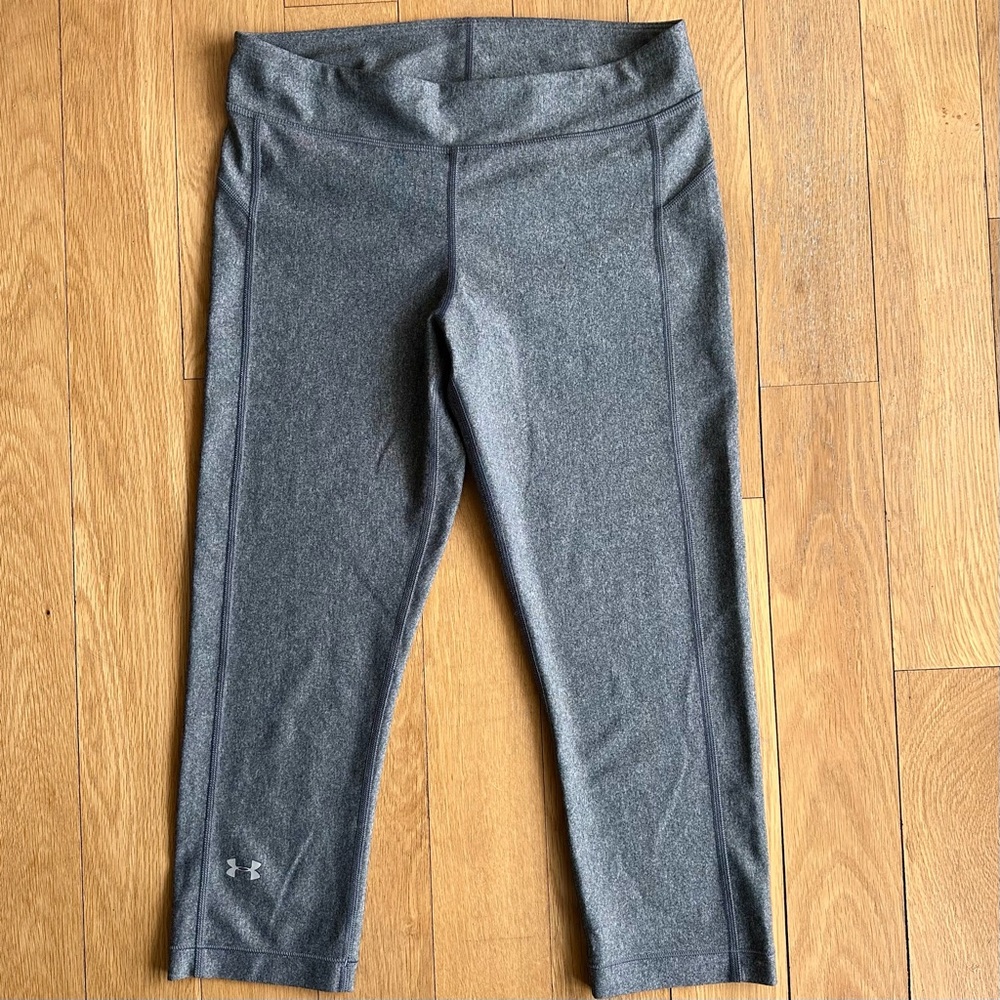 Under Armour Women Charcoal Capri Leggings